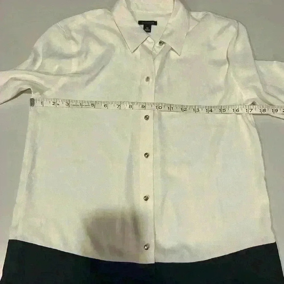 Ann Taylor Ivory and Black Button Sown Blouse with Gold Buttons Size XS - Picture 3 of 4